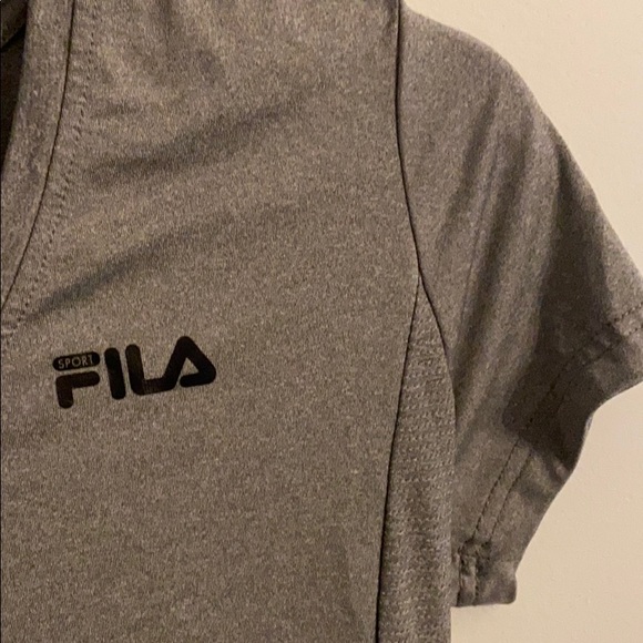 ⭐️2/$10 - tee - Picture 2 of 4